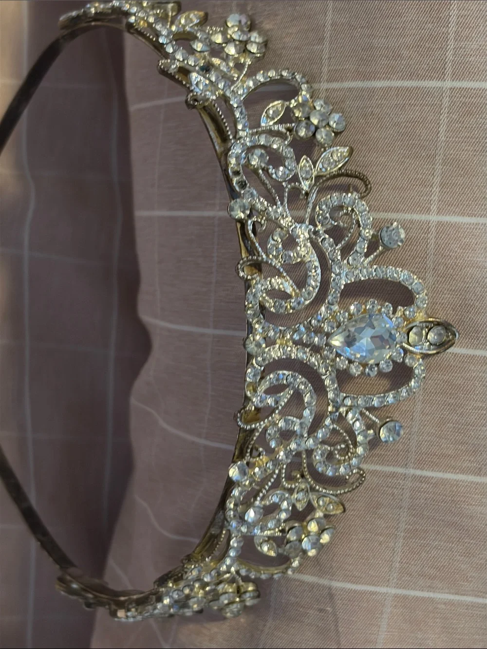 N/A elegant gold